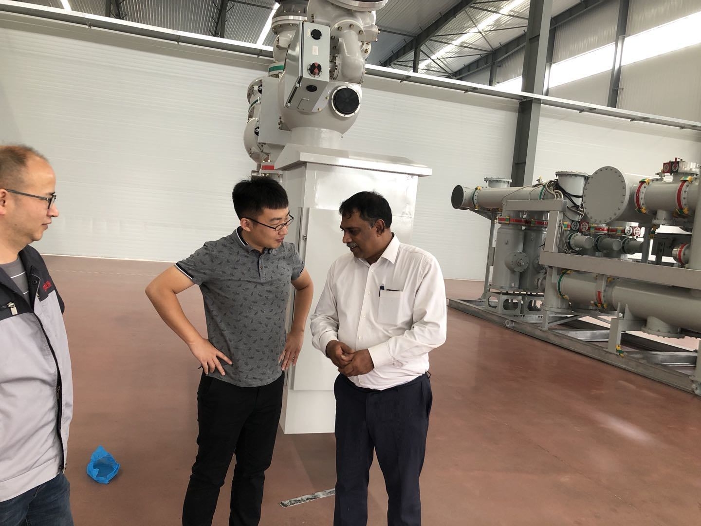 Technical exchange in workshop
