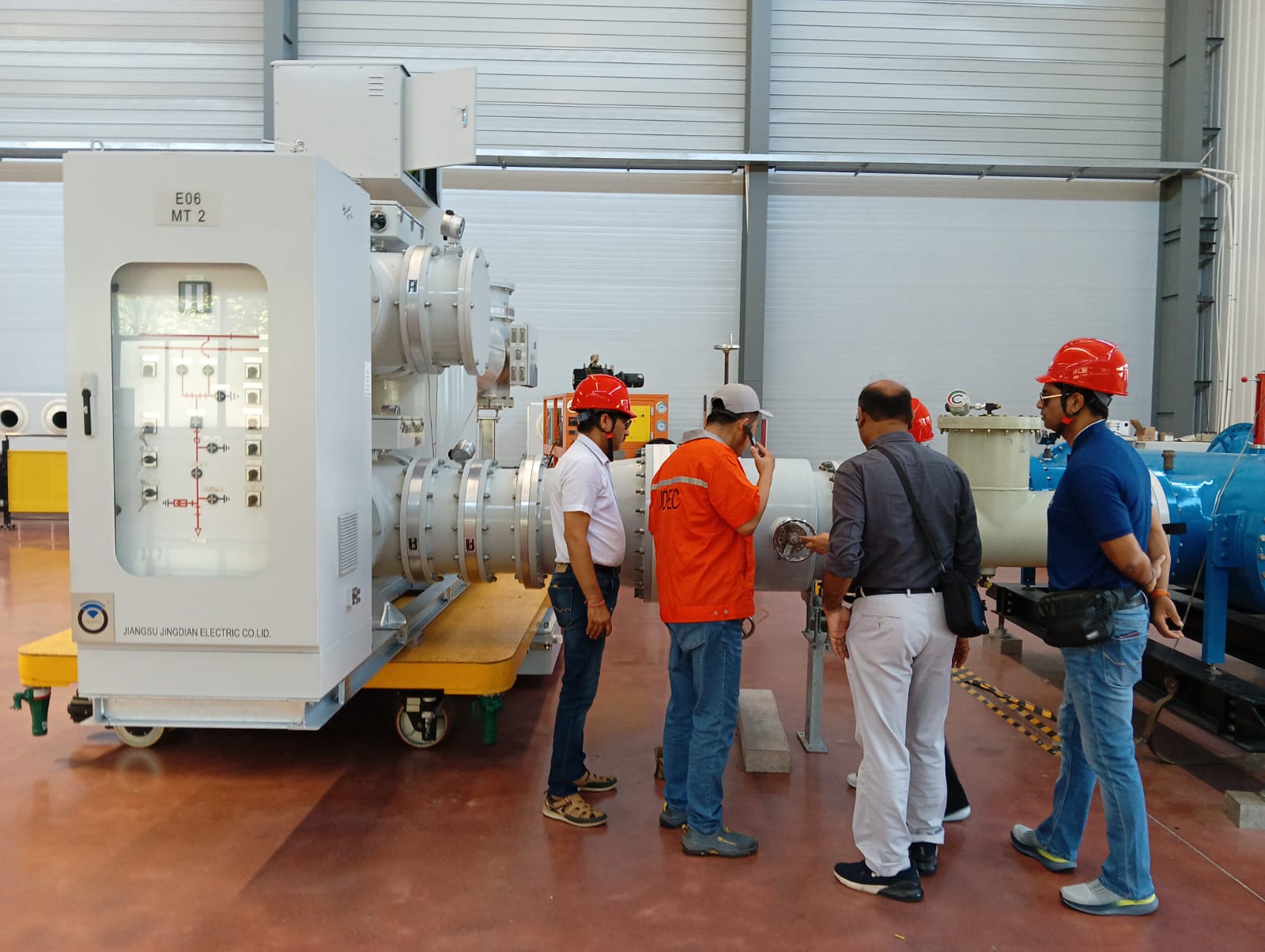 Customer technical inspection in workshop